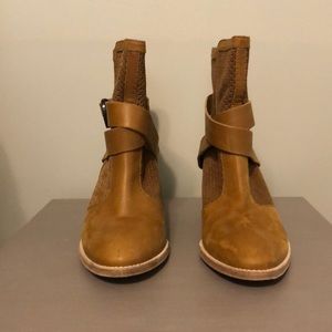 Aquatalia, brown suede booties, size 8